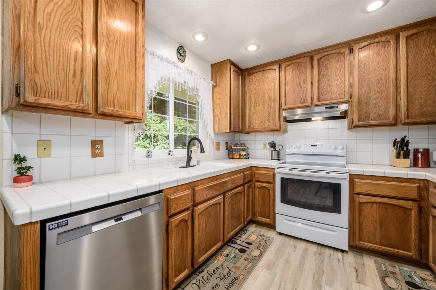 2806 Woodleigh Lane