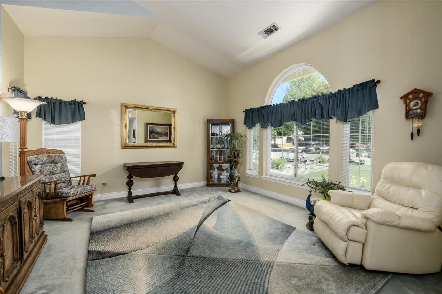 2806 Woodleigh Lane