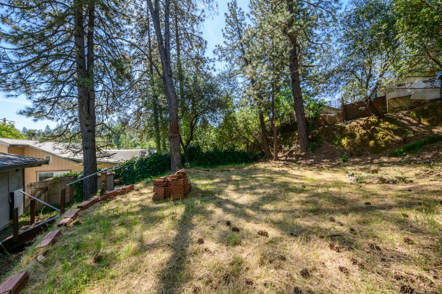 2873 Anderson Way