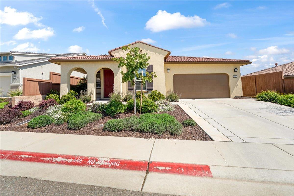 1076 Catalina Way