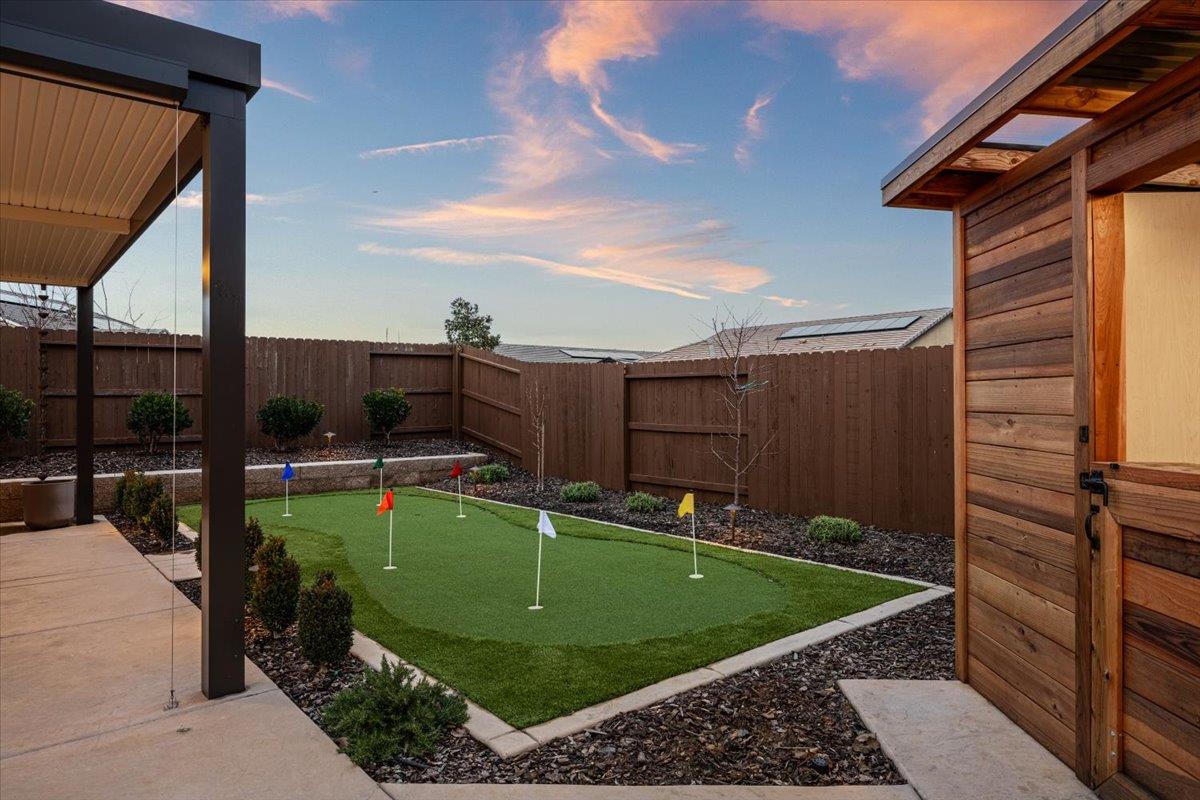 1076 Catalina Way