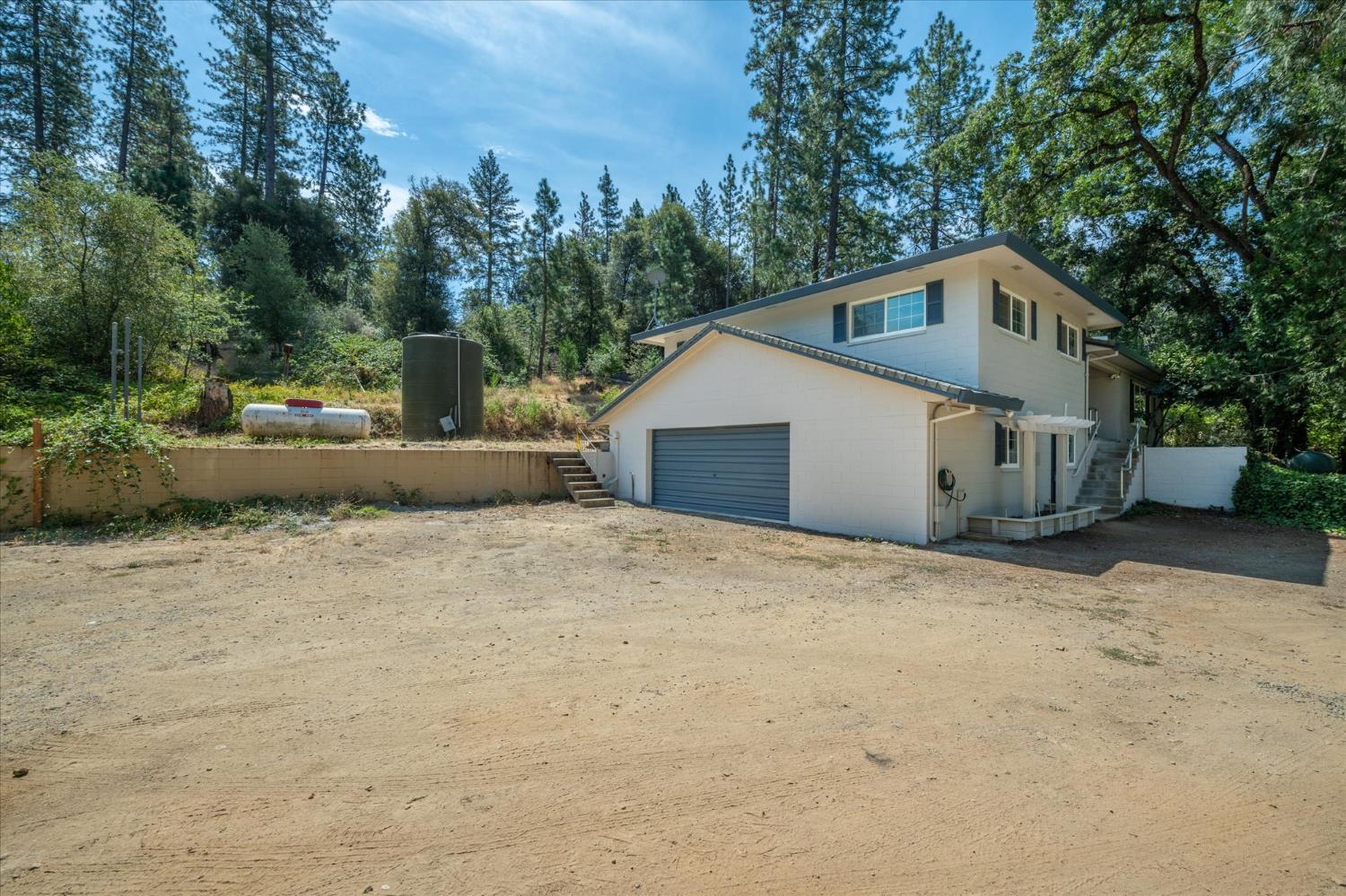1589 Pleasant Valley Road