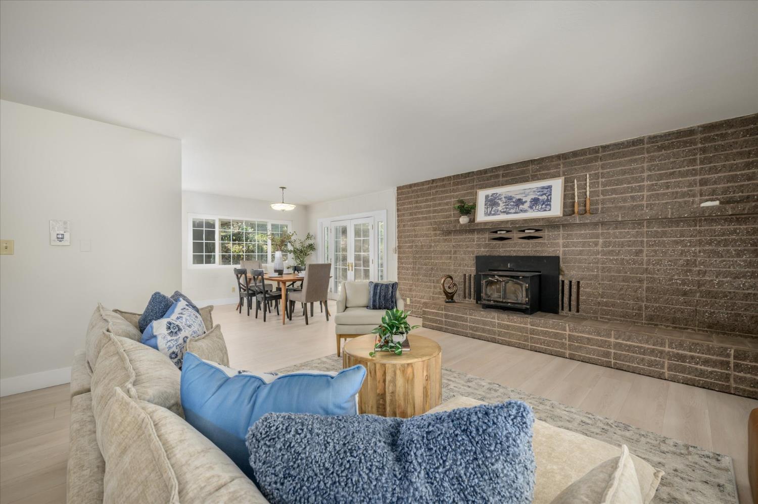1589 Pleasant Valley Road