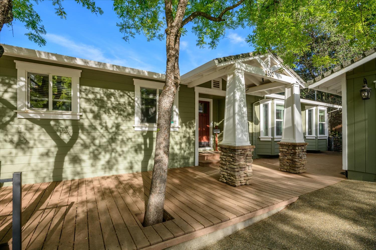 2502 Knollwood Drive