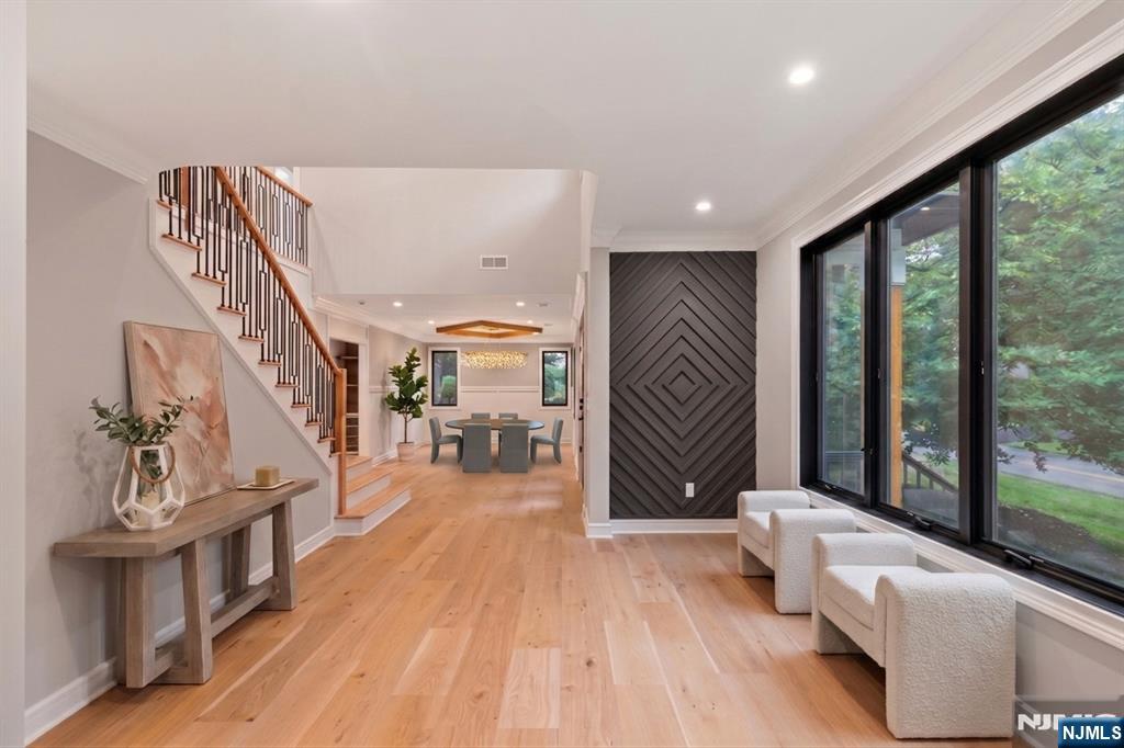 455 Sunset Avenue
