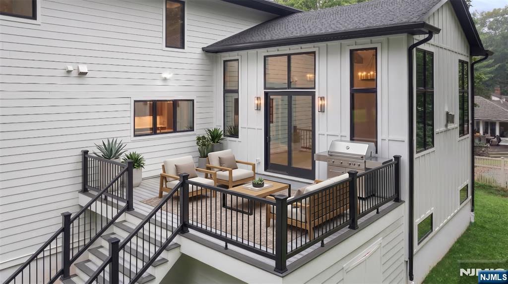 455 Sunset Avenue