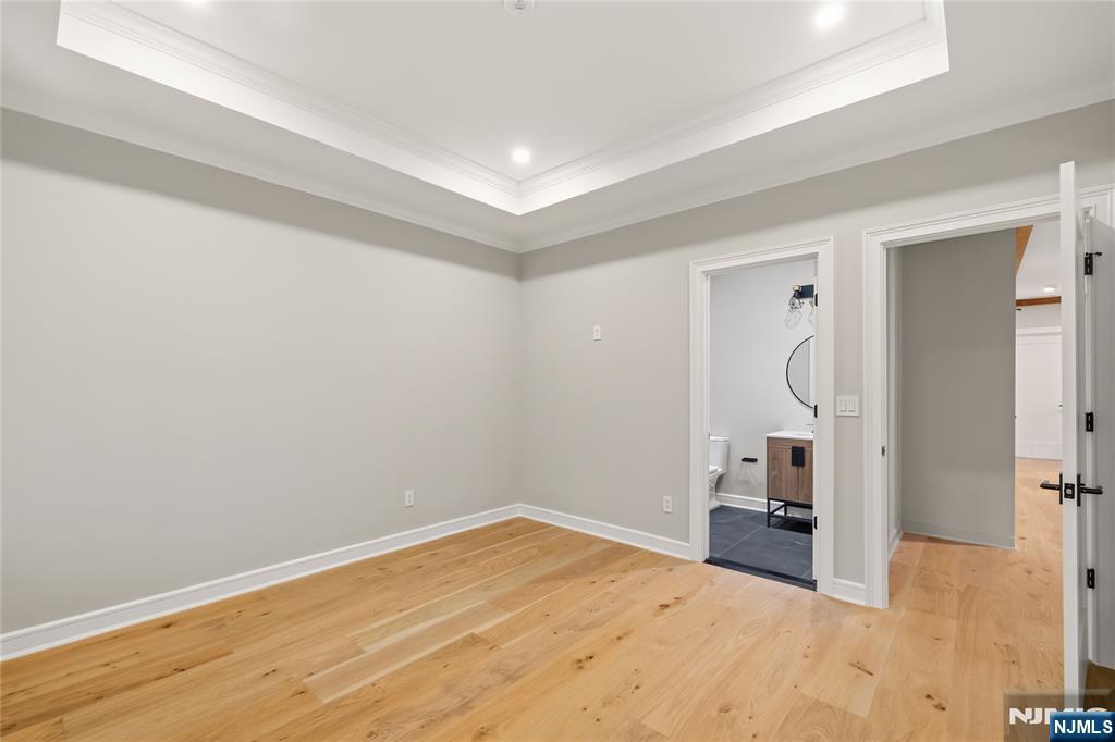 455 Sunset Avenue