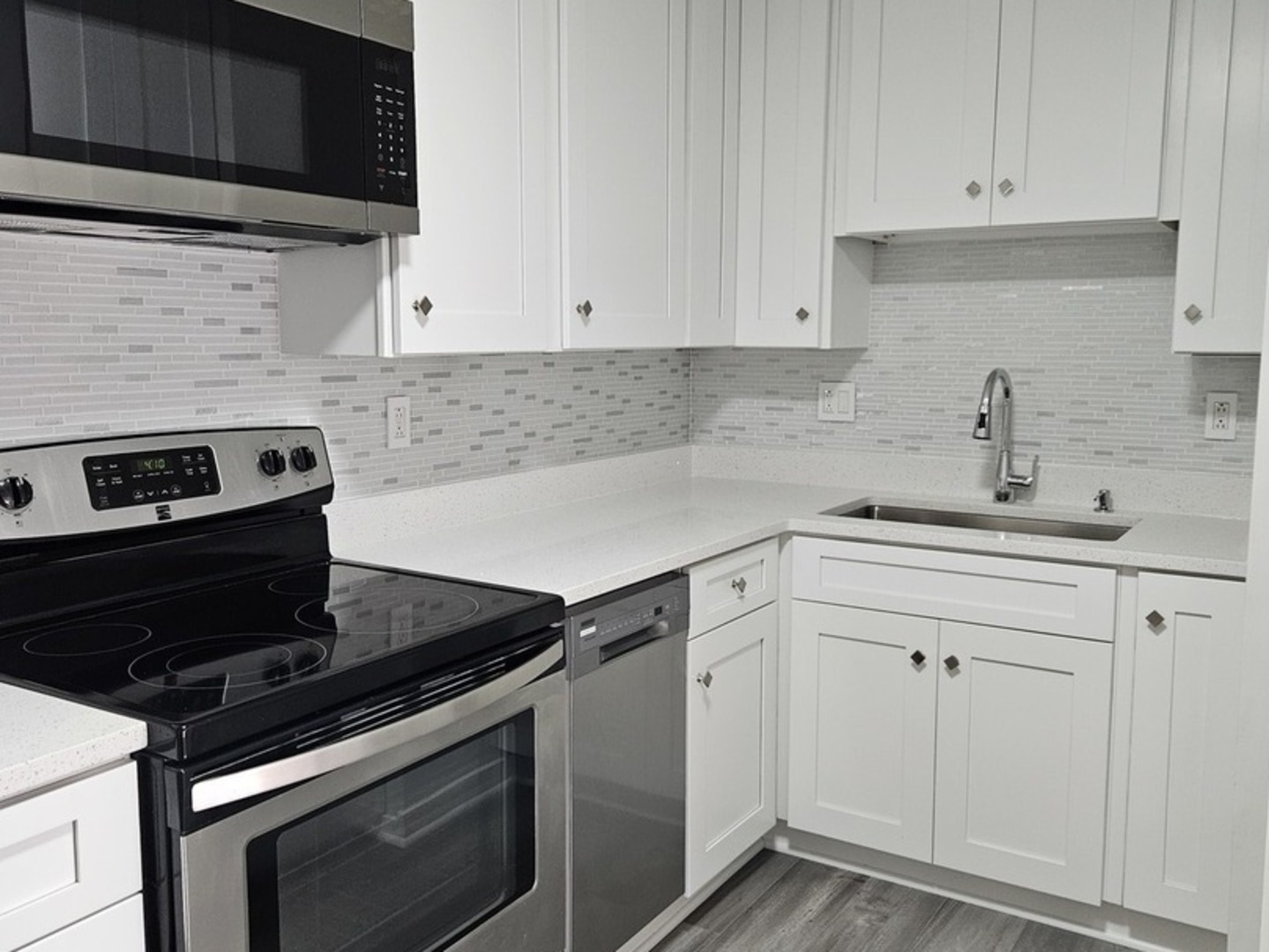 701 W Central Road Unit: B3