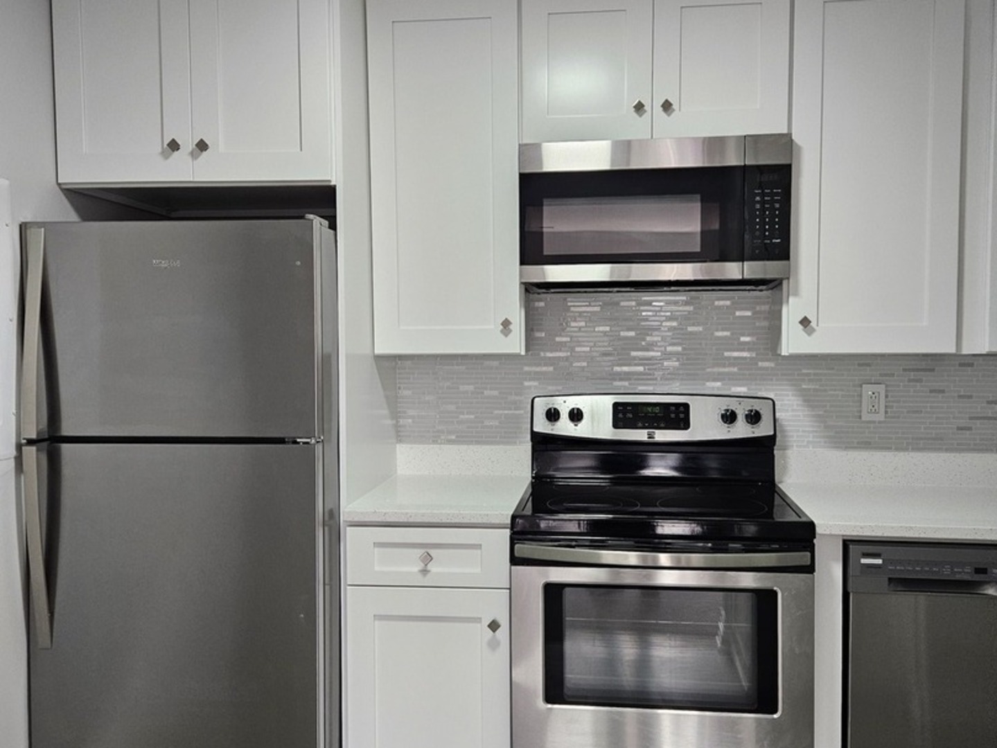 701 W Central Road Unit: B3