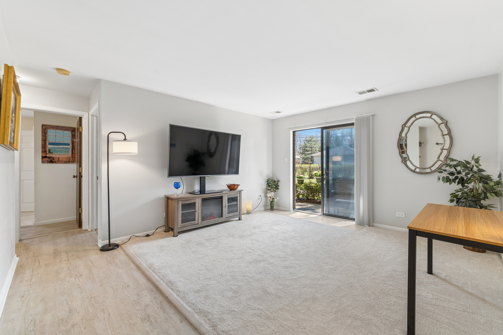 611 W Central Road Unit: A4