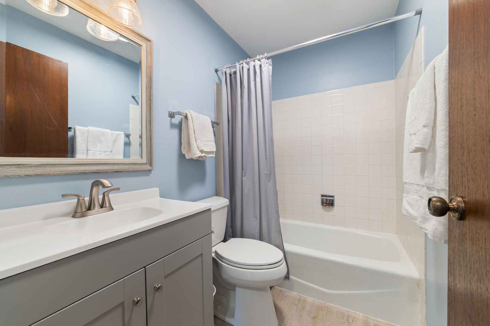 611 W Central Road Unit: A4