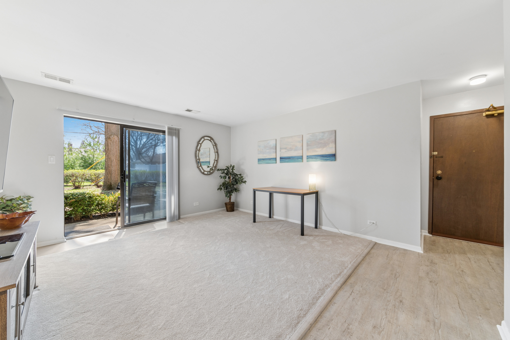 611 W Central Road Unit: A4