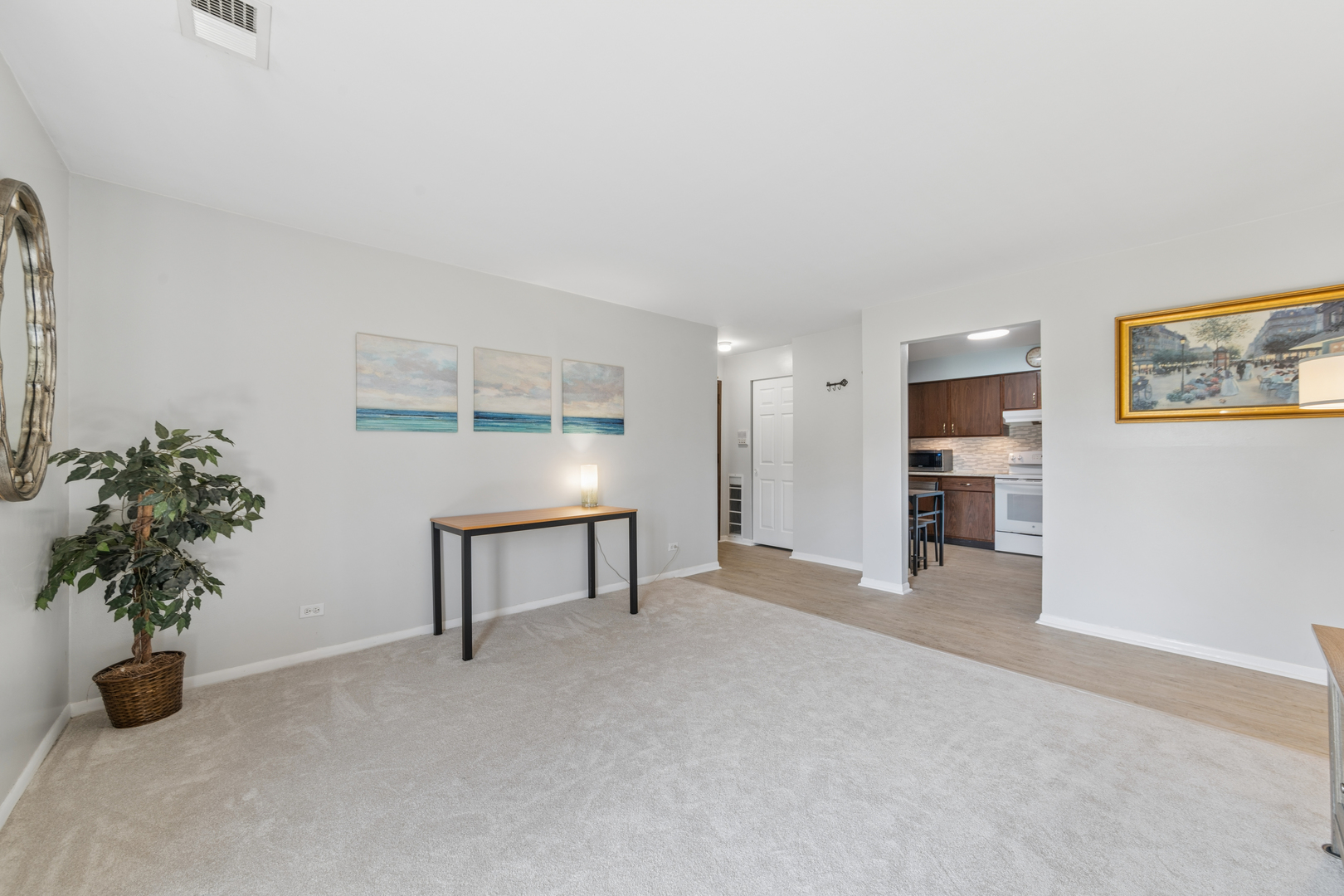 611 W Central Road Unit: A4