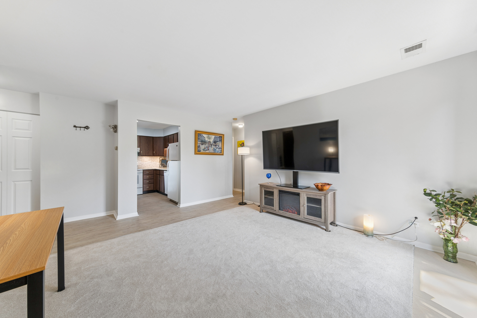 611 W Central Road Unit: A4