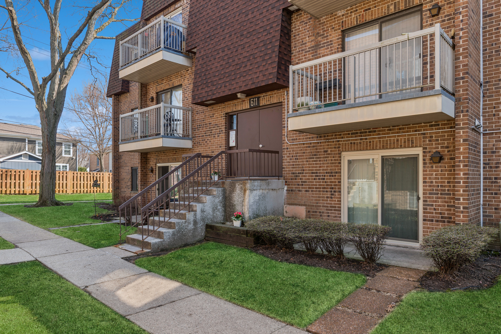 611 W Central Road Unit: A4