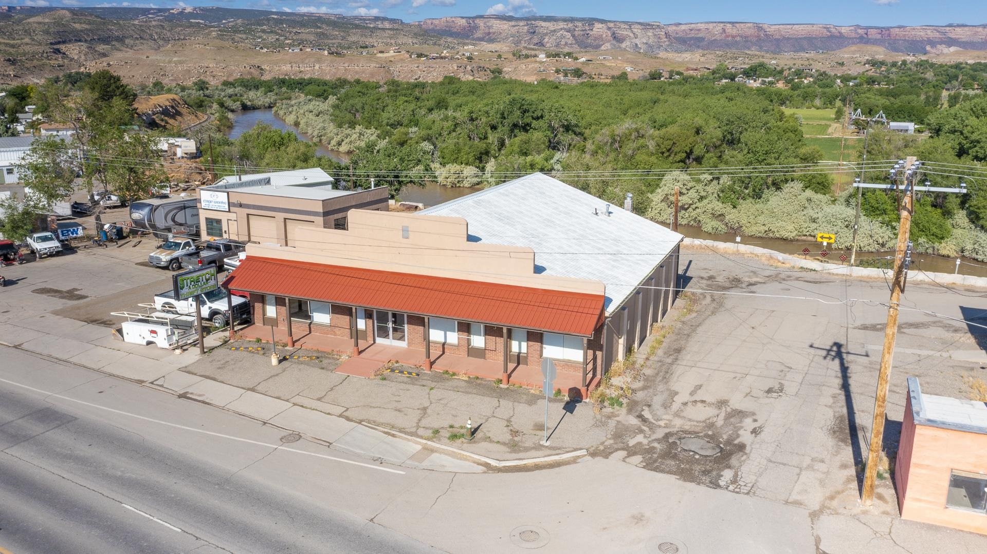 1605 S Highway 50