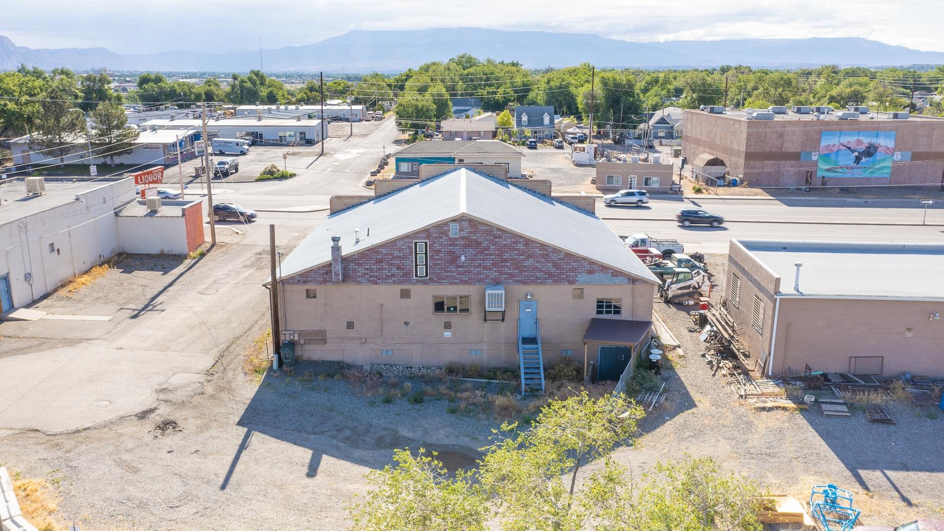 1605 S Highway 50