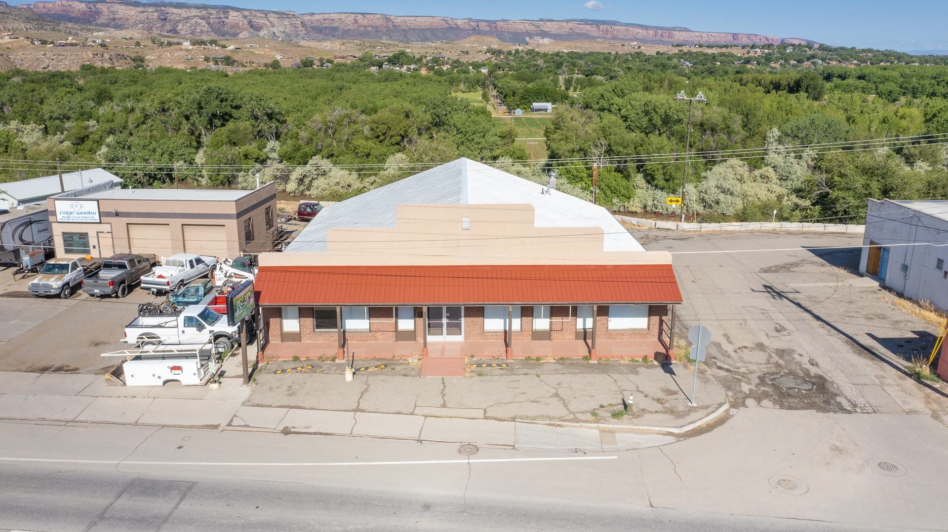 1605 S Highway 50