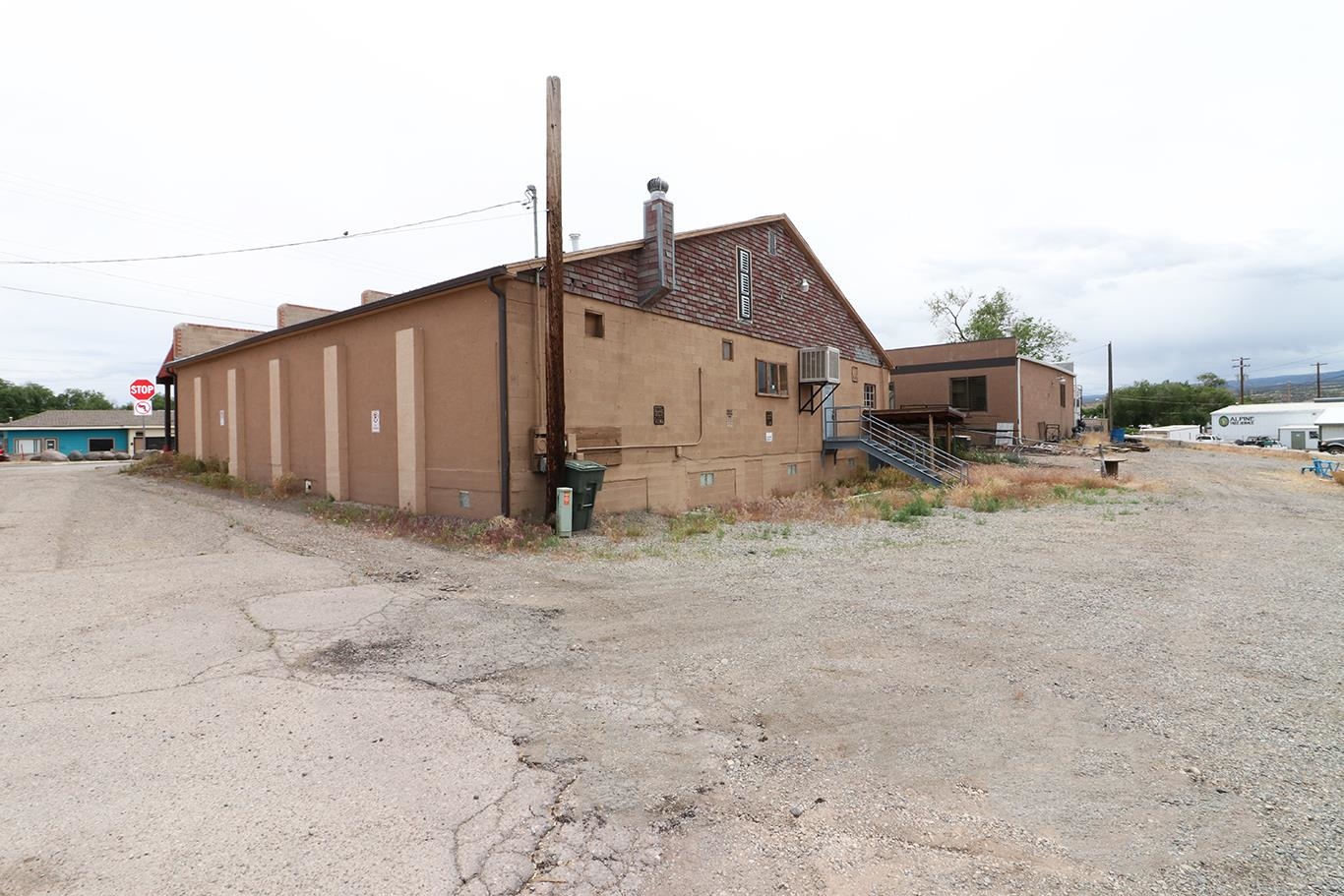 1605 S Highway 50