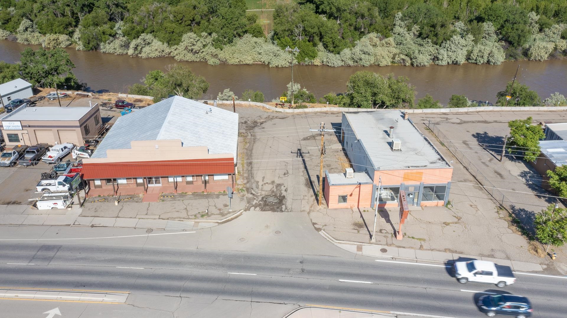 1605 S Highway 50