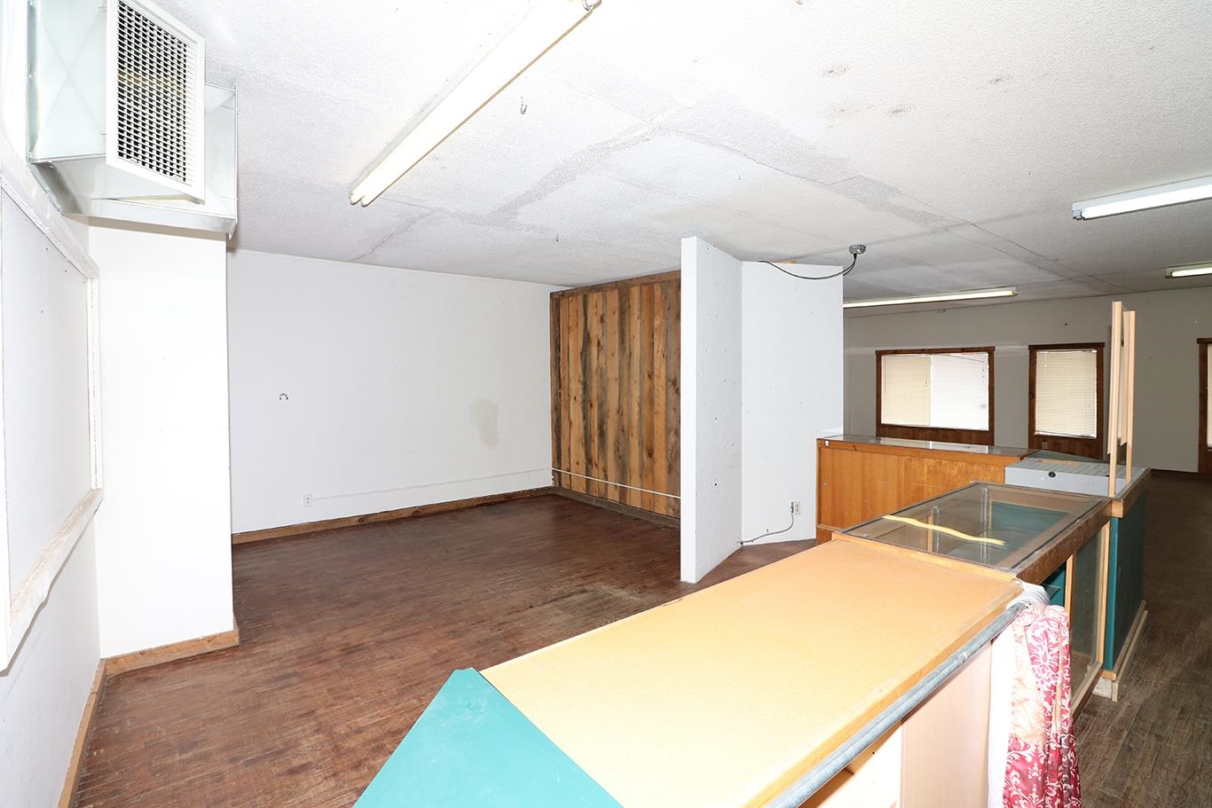 1605 S Highway 50