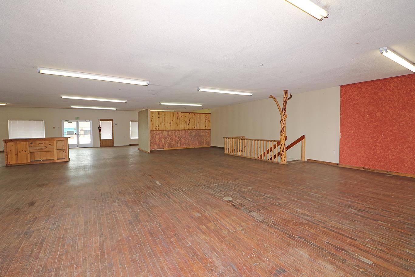 1605 S Highway 50