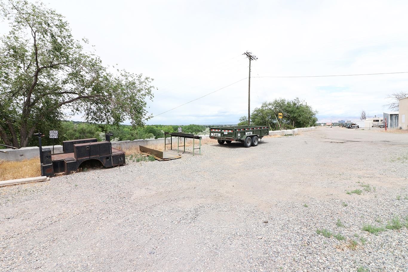 1605 S Highway 50