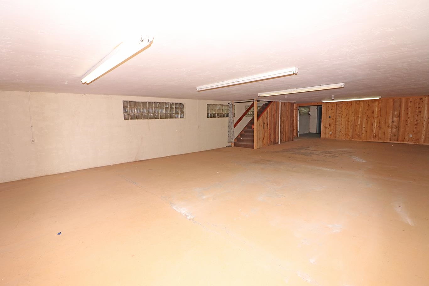 1605 S Highway 50