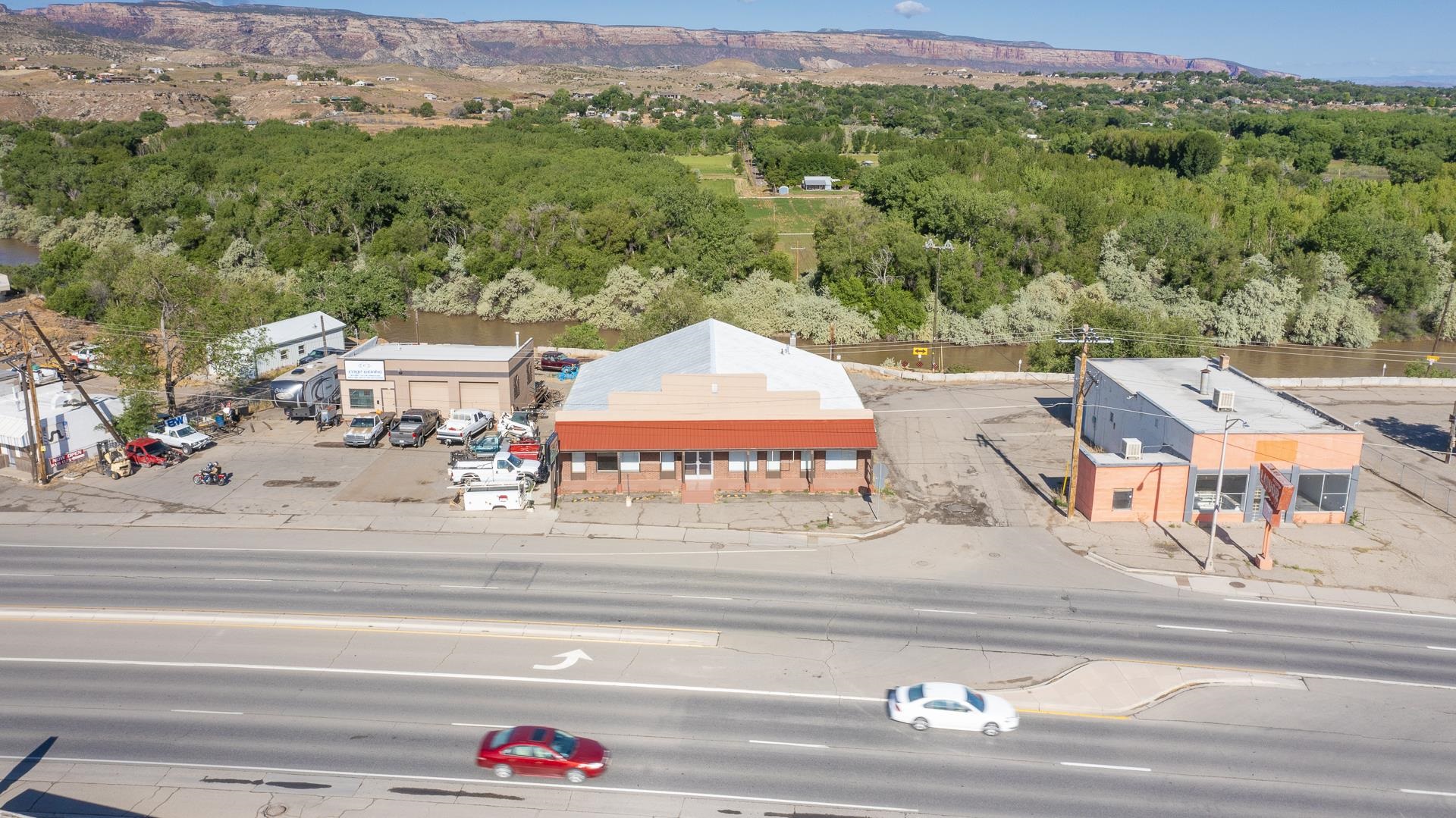 1605 S Highway 50