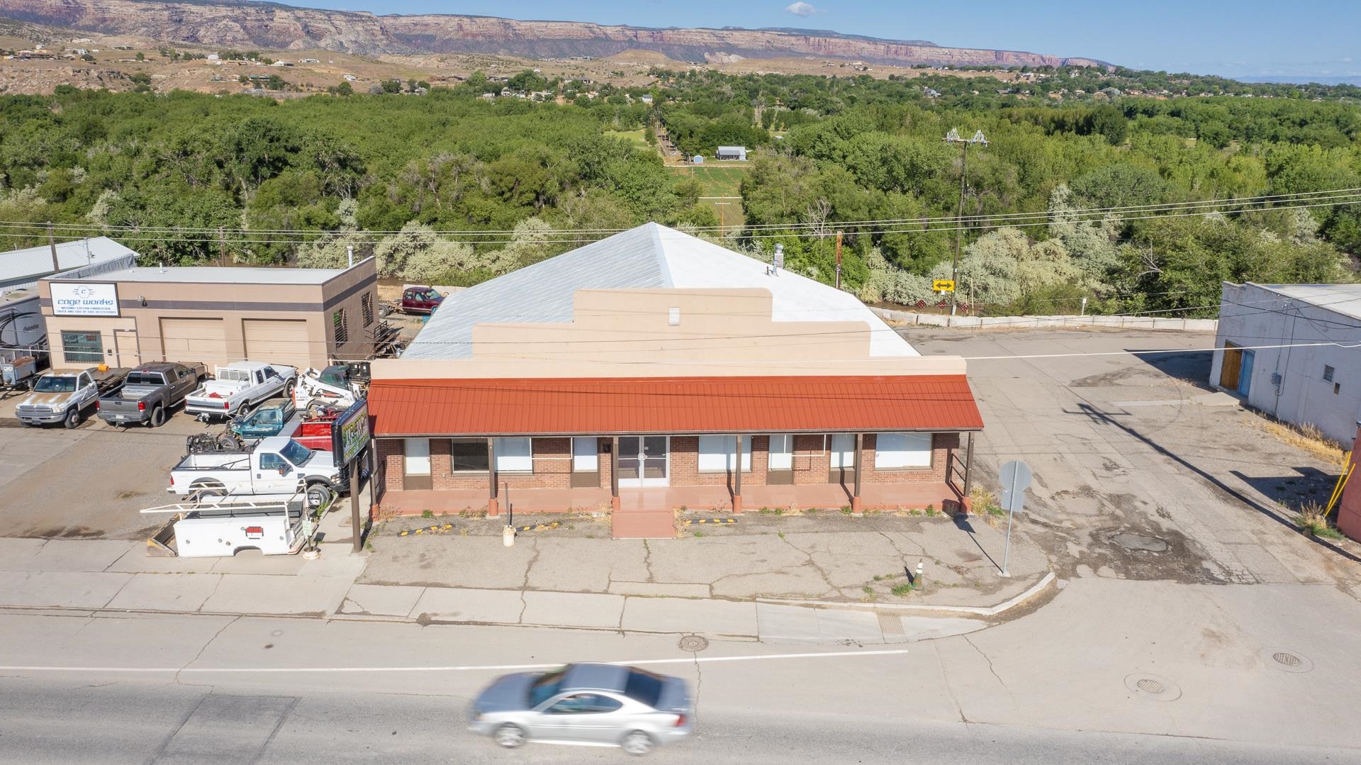 1605 S Highway 50