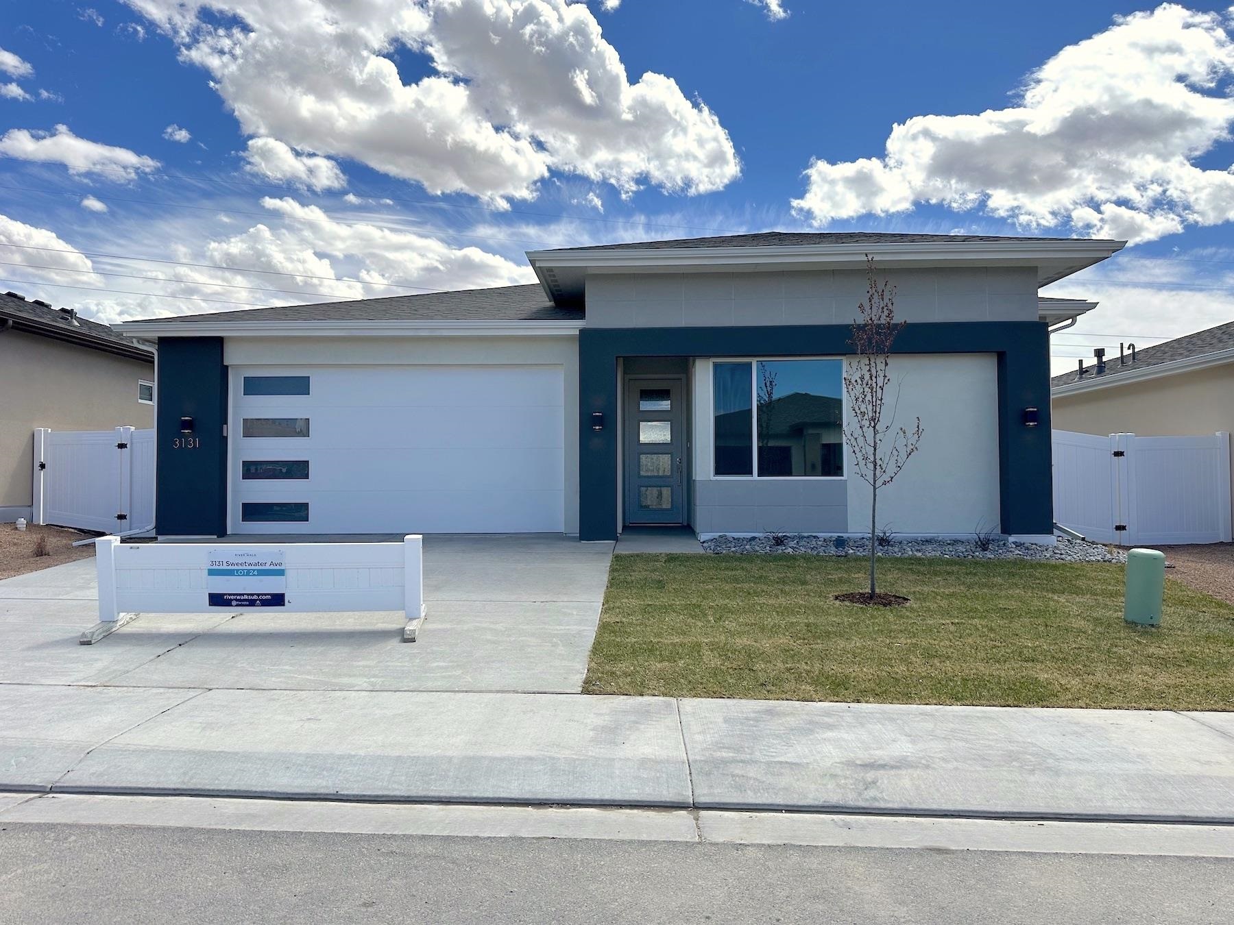 3131 Sweetwater Avenue