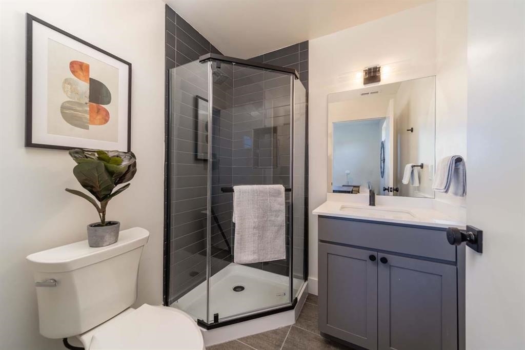 600 Lawrence Avenue Unit: 1