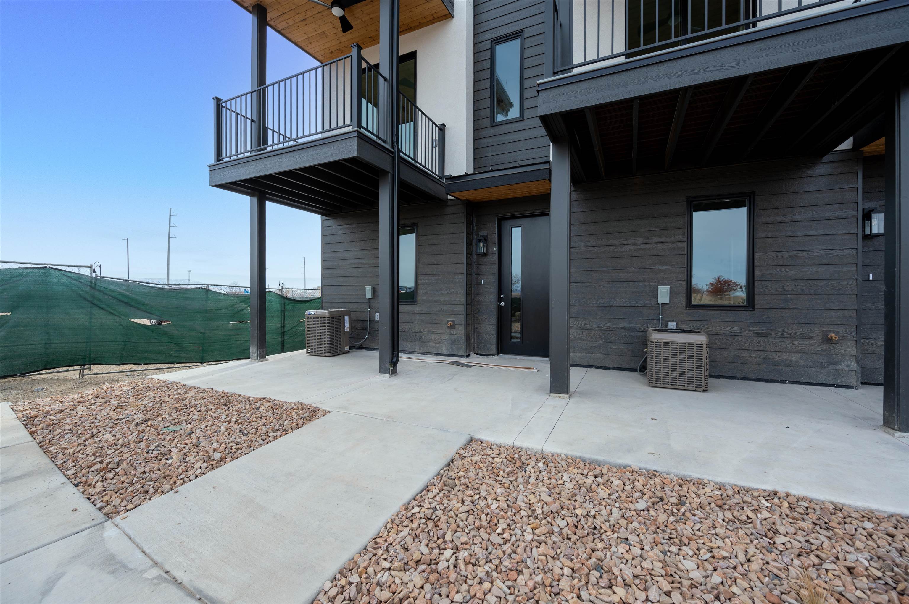600 Lawrence Avenue Unit: 1