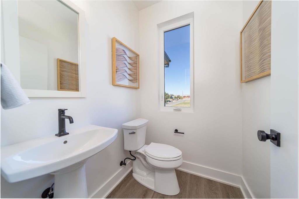 600 Lawrence Avenue Unit: 1