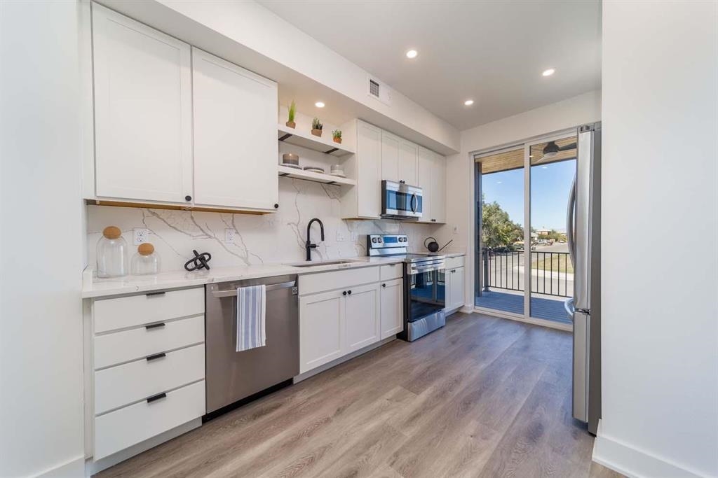 600 Lawrence Avenue Unit: 1