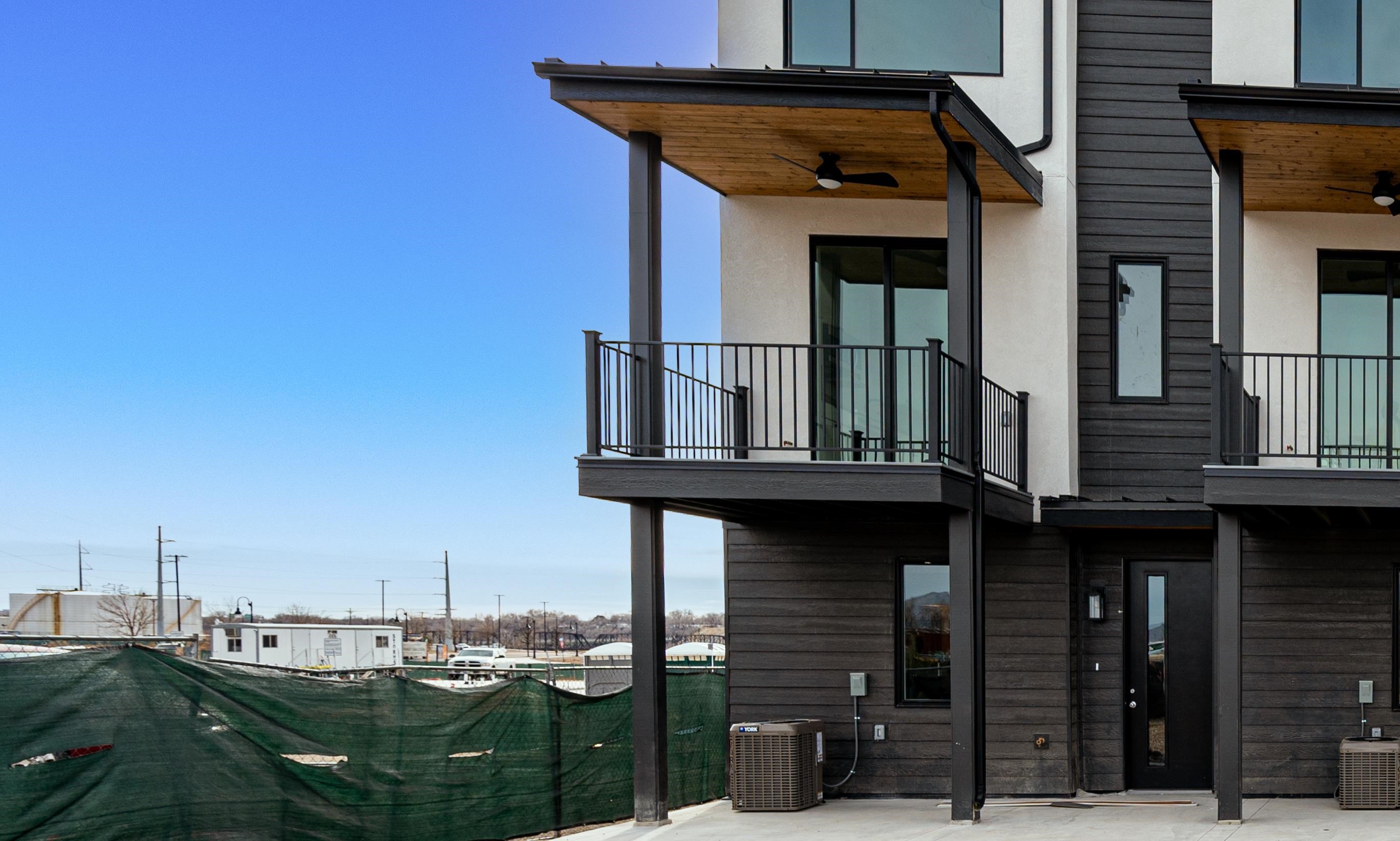 600 Lawrence Avenue Unit: 1