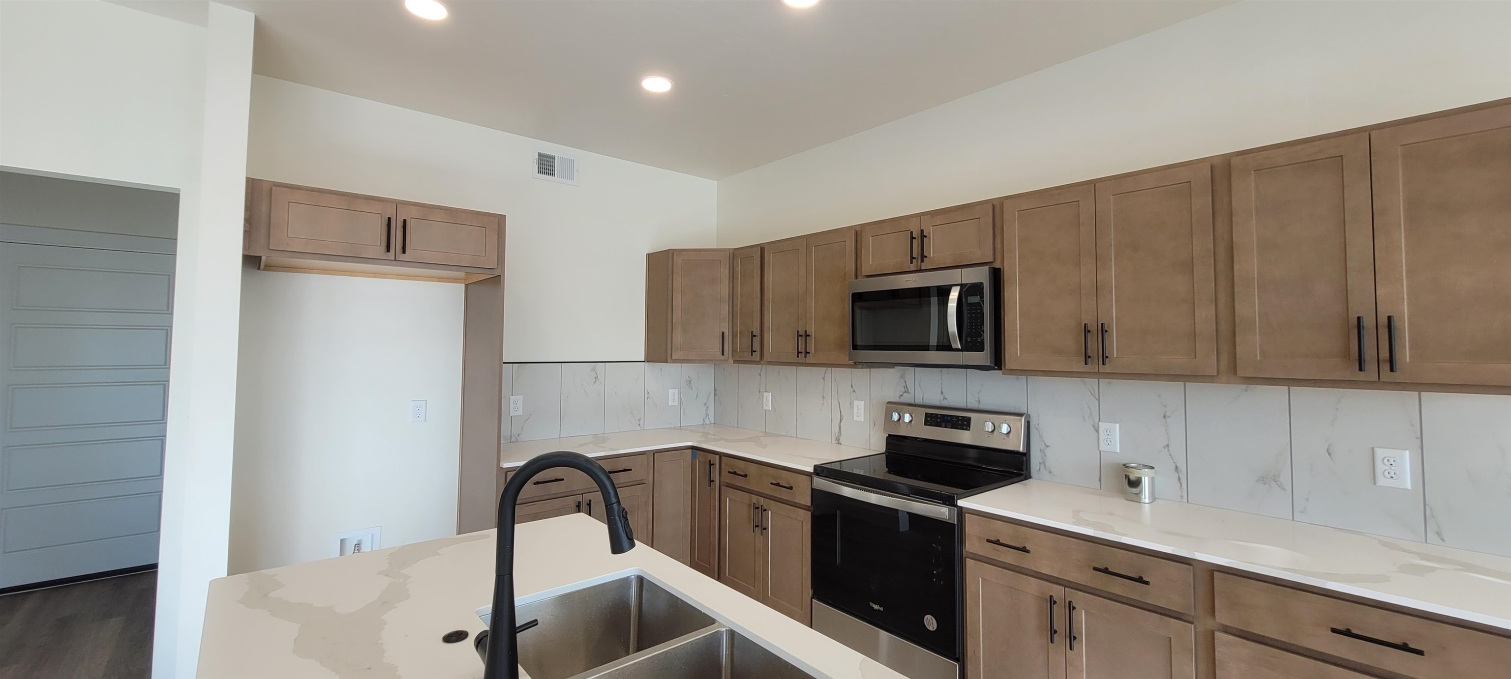 1098 Tungsten Way