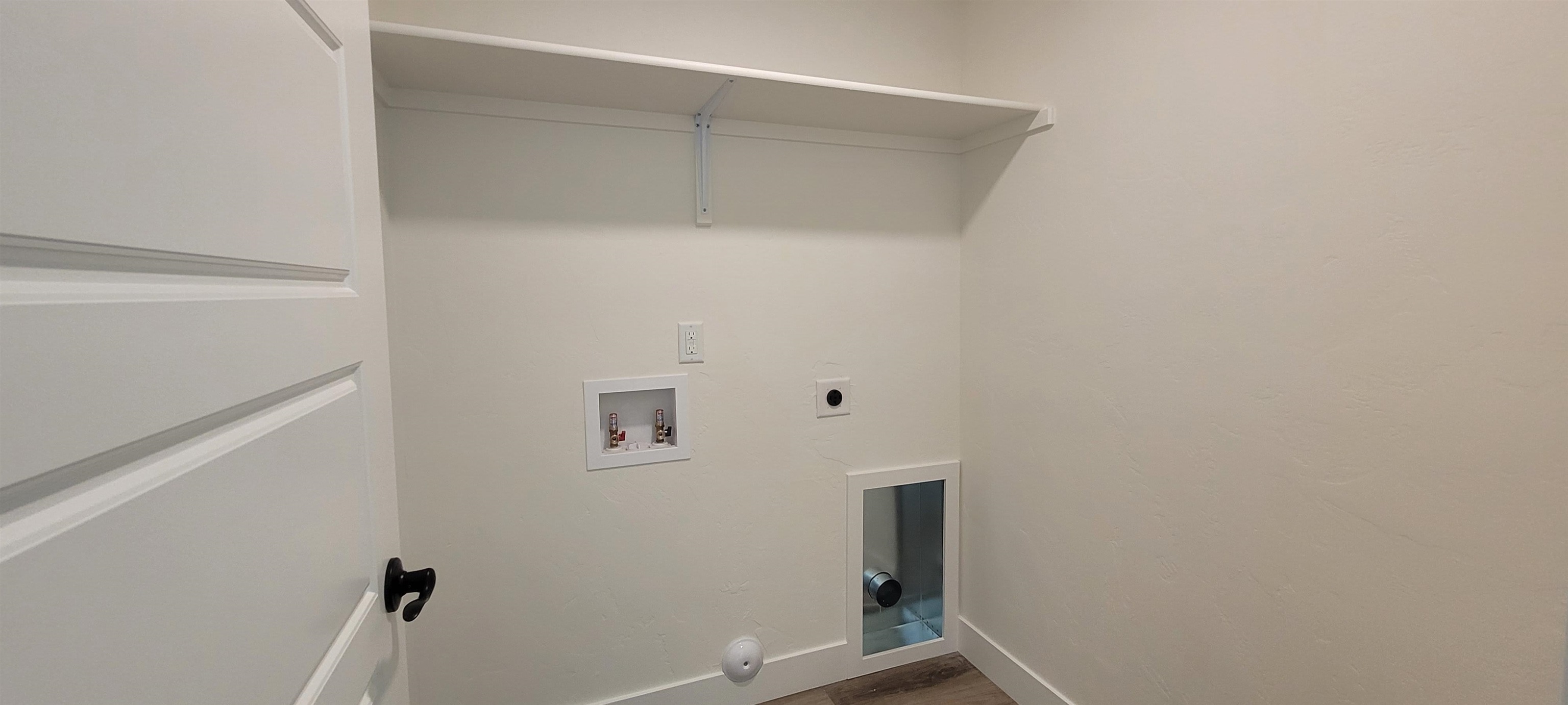 1098 Tungsten Way