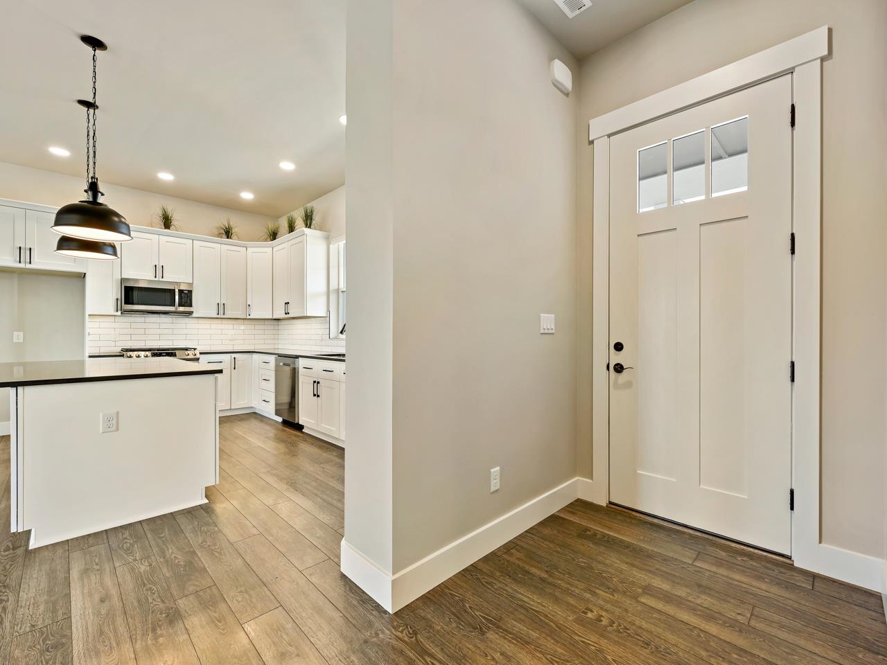 823 RED APPLE ROAD