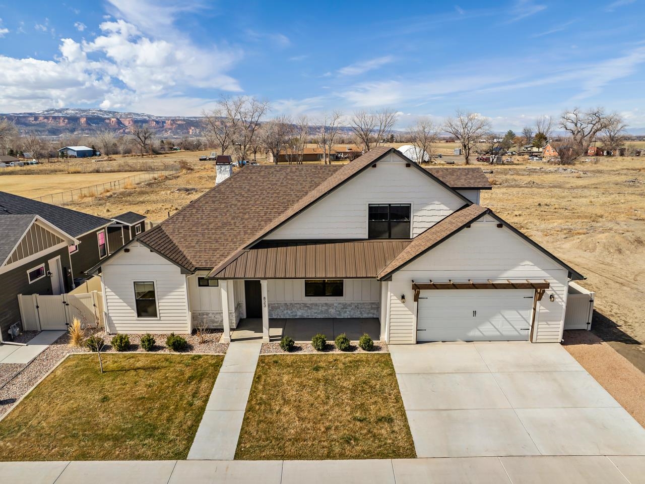 823 RED APPLE ROAD