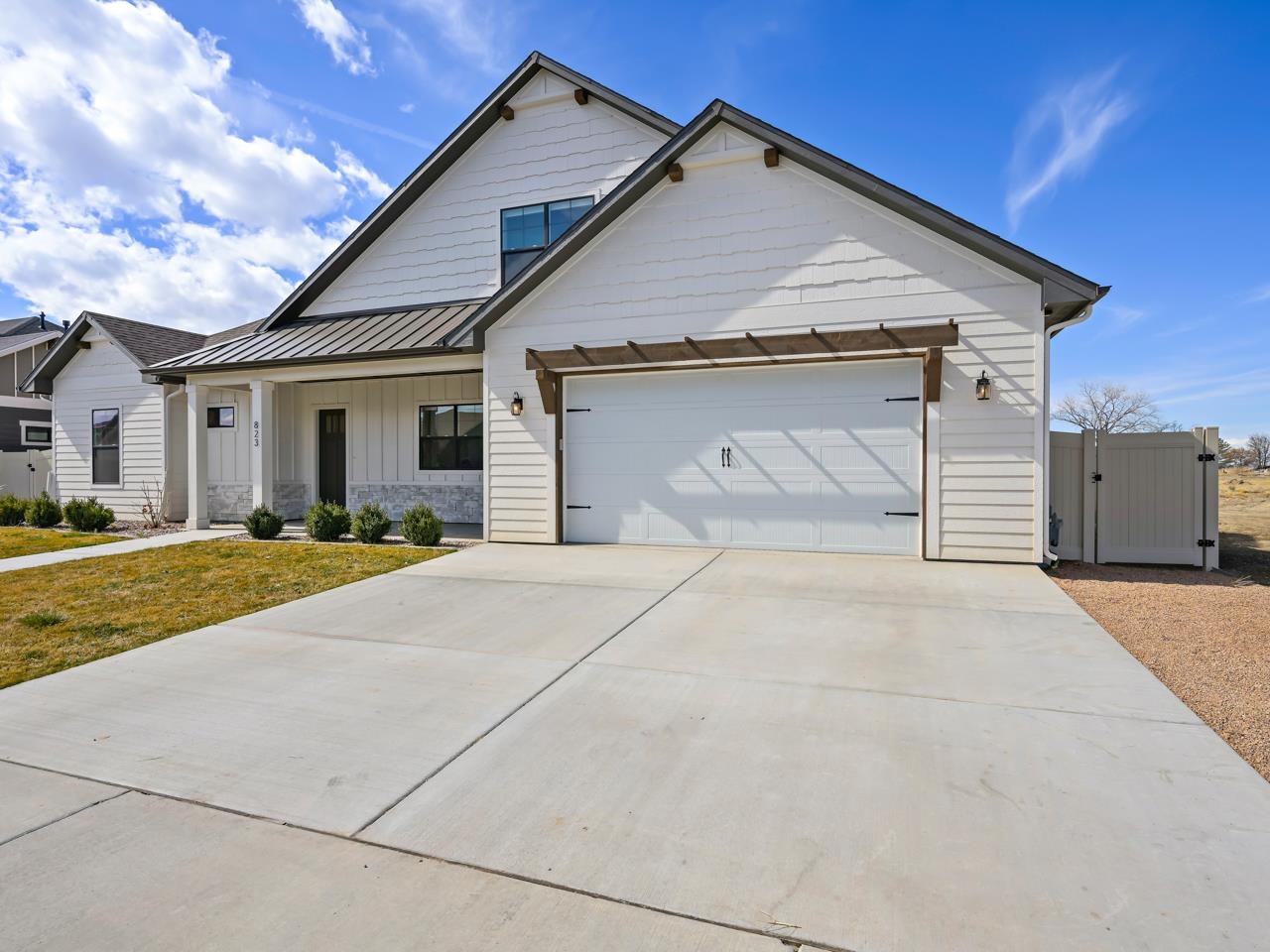 823 RED APPLE ROAD