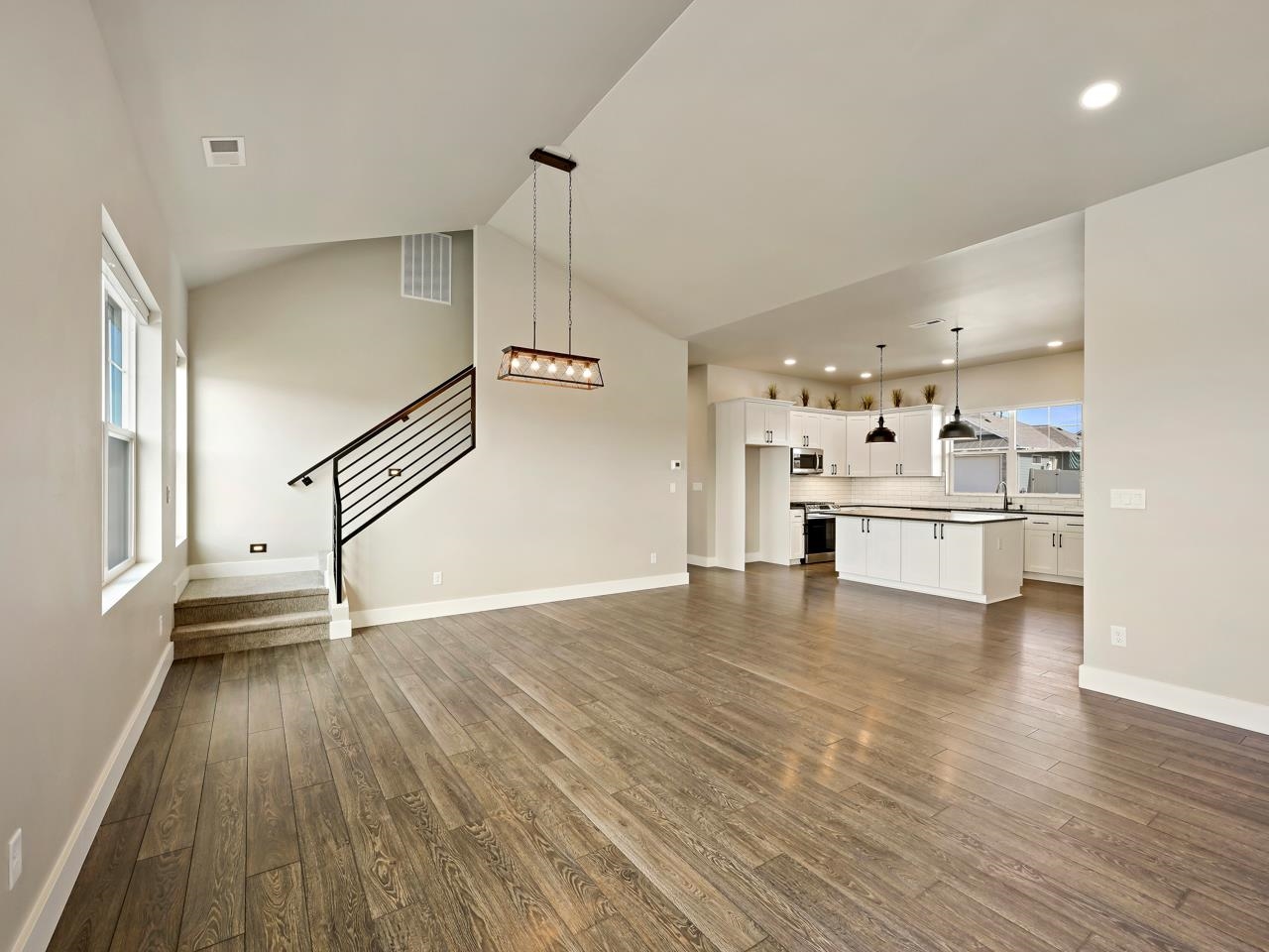 823 RED APPLE ROAD