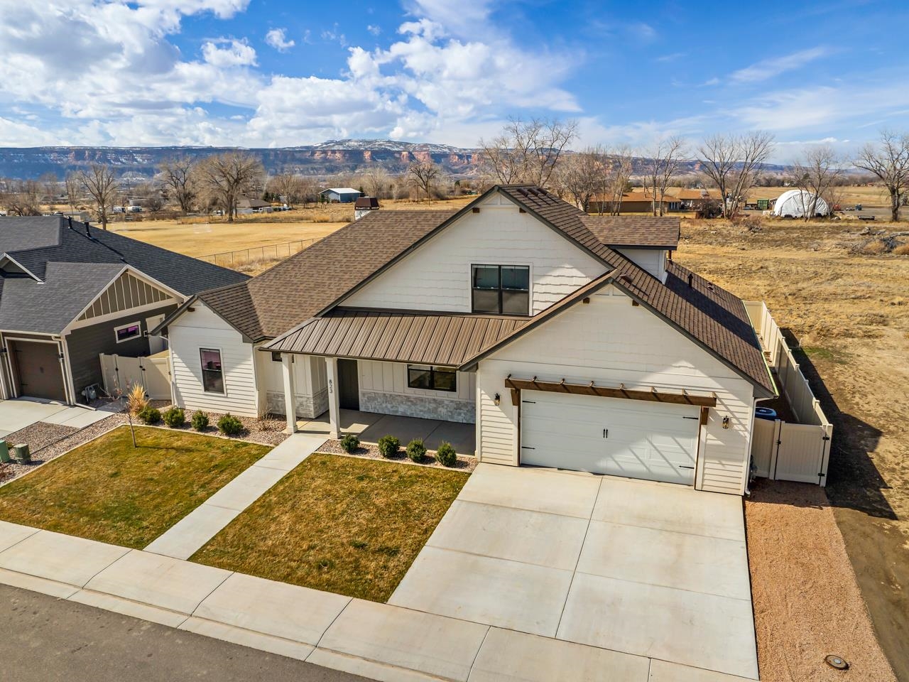 823 RED APPLE ROAD