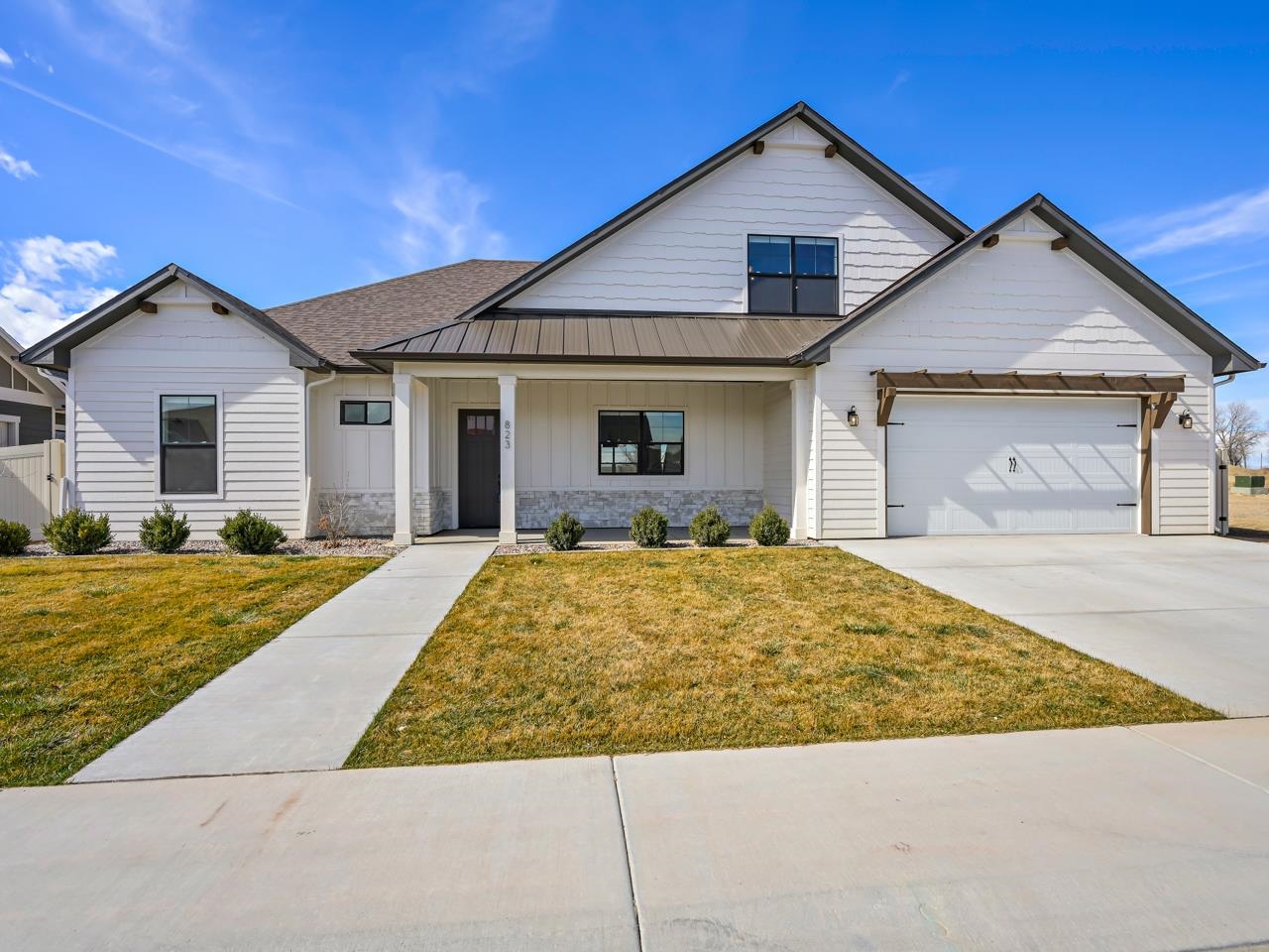 823 RED APPLE ROAD
