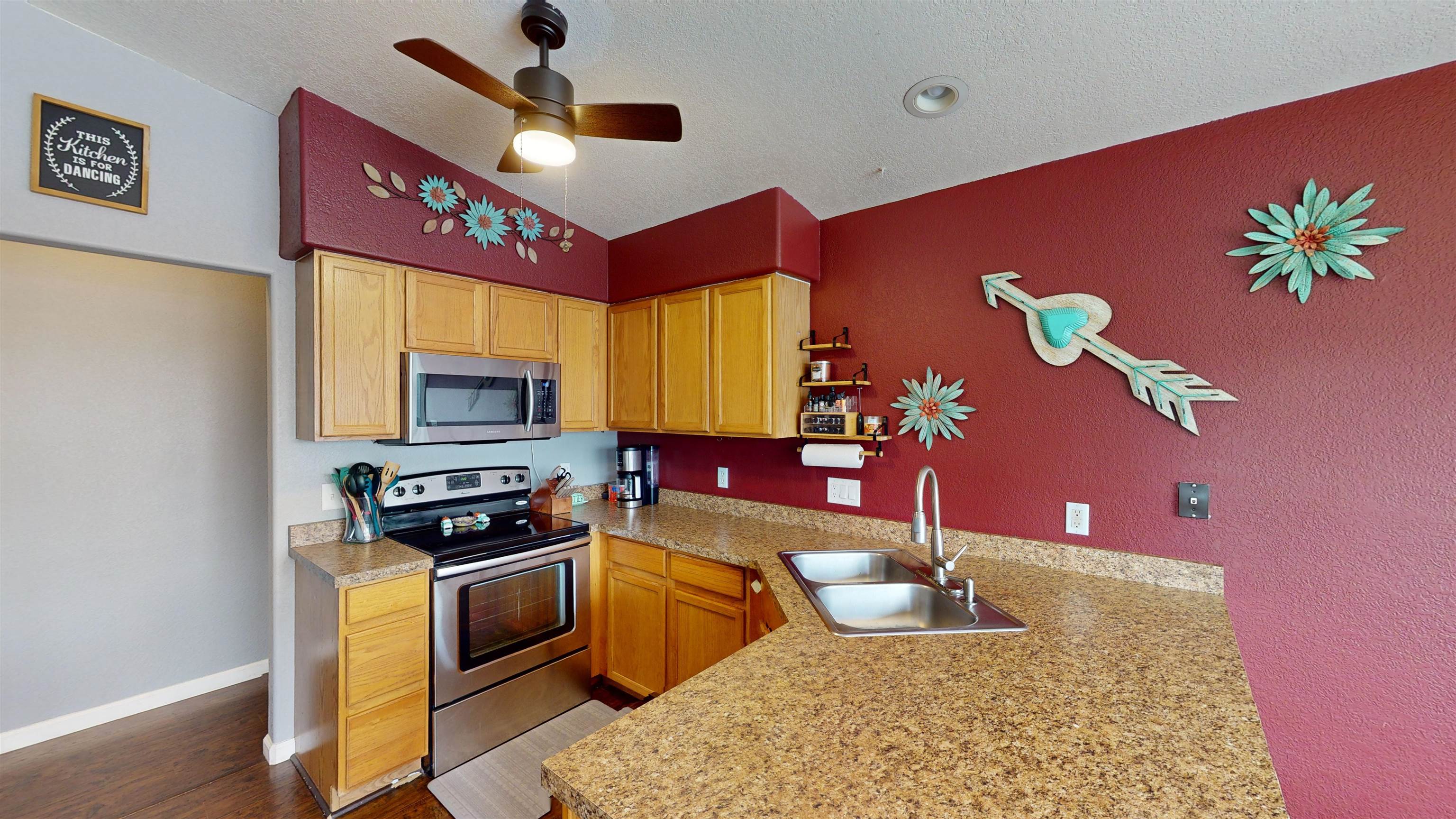 3136 N Drake Court