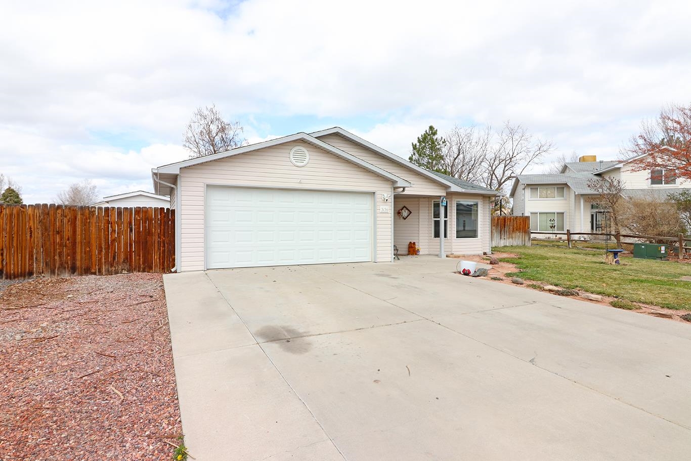 3136 N Drake Court