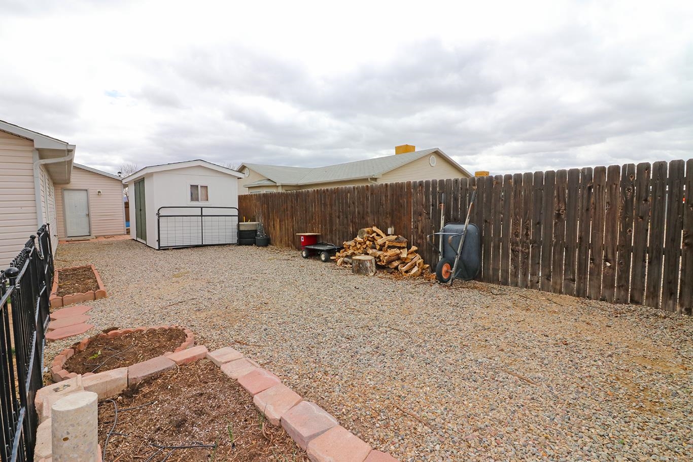 3136 N Drake Court