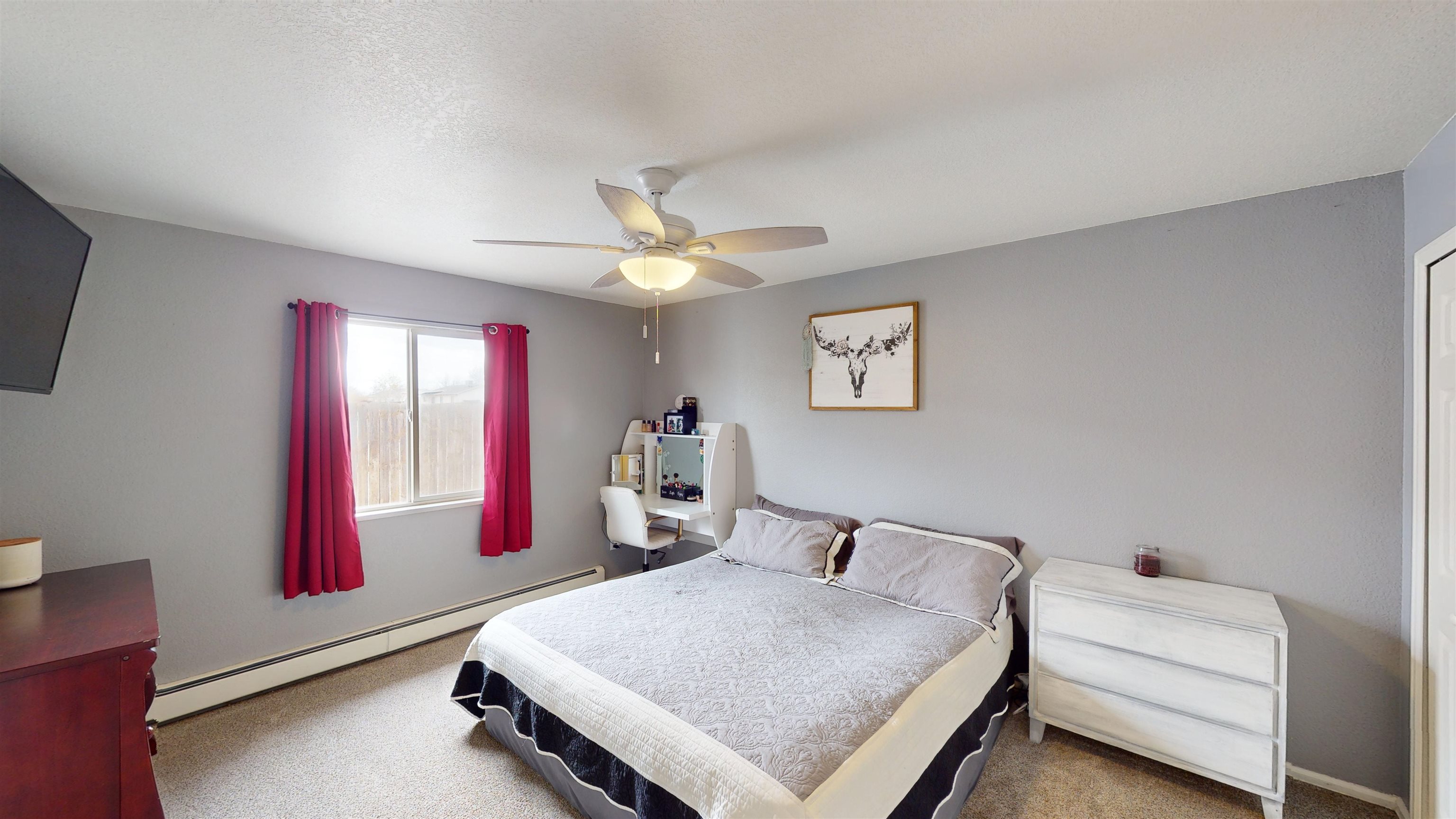 3136 N Drake Court