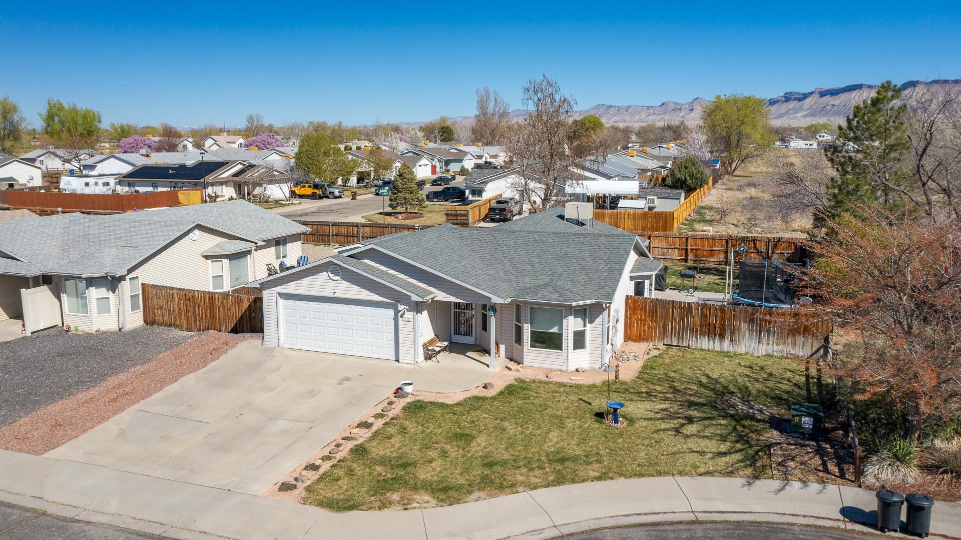 3136 N Drake Court