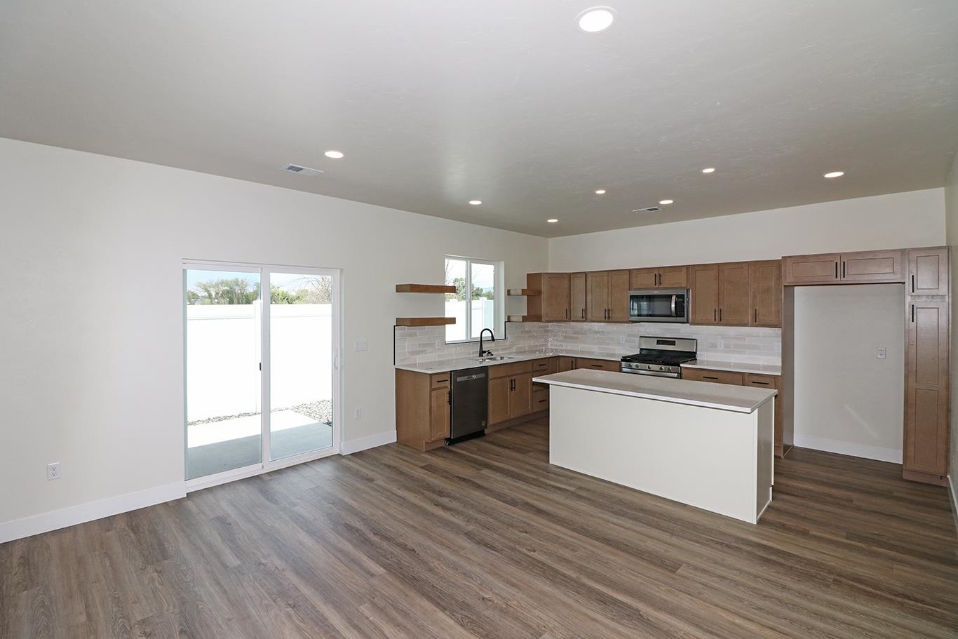 2462 Ross Road